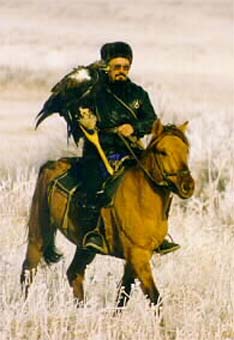 Falconiere marocchino a cavallo